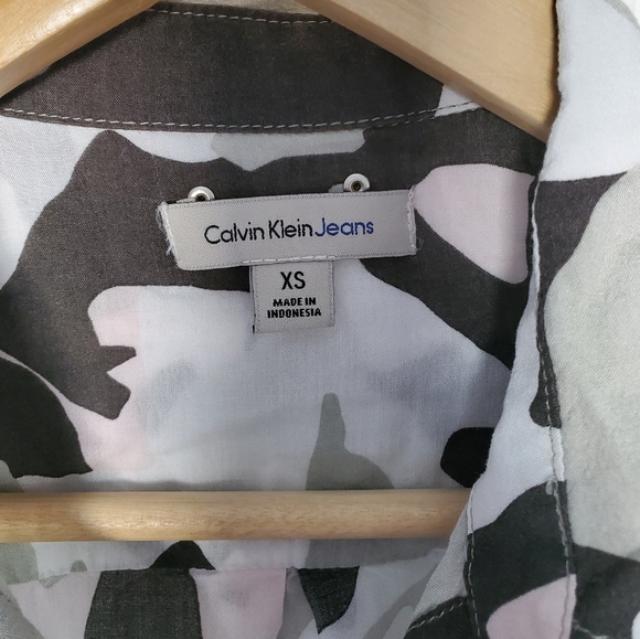 Calvin Klein Camo Blouse Shirt Tunic Top - Picture 5 of 7